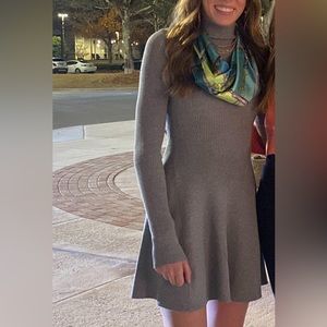 JUST THE SCARF green silk scarf super cute💚